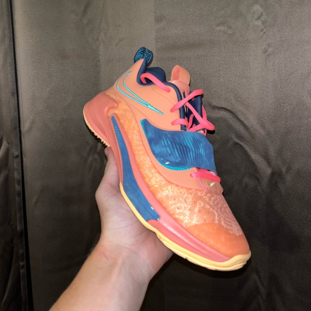 Nike freak zoom 3 (GS) W 6.5